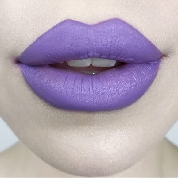 Kat Von D Studded Kiss Lipstick 💋 - Picture 9 of 14